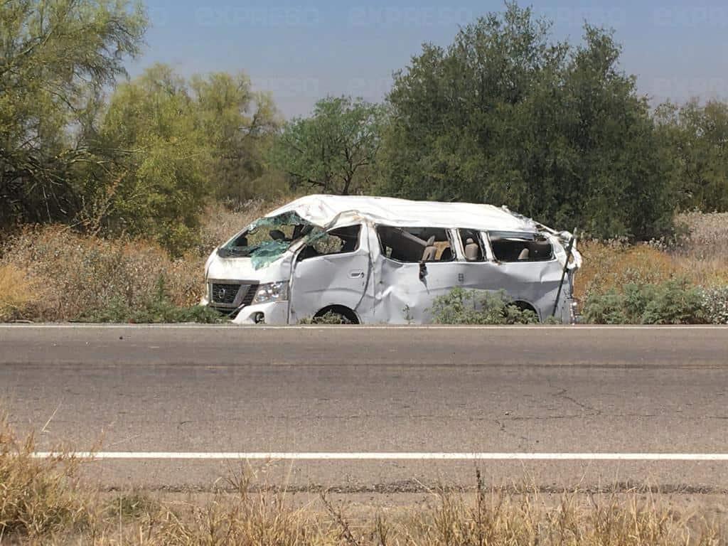 Volcamiento carretera Hermosillo-Kino deja tres lesionados