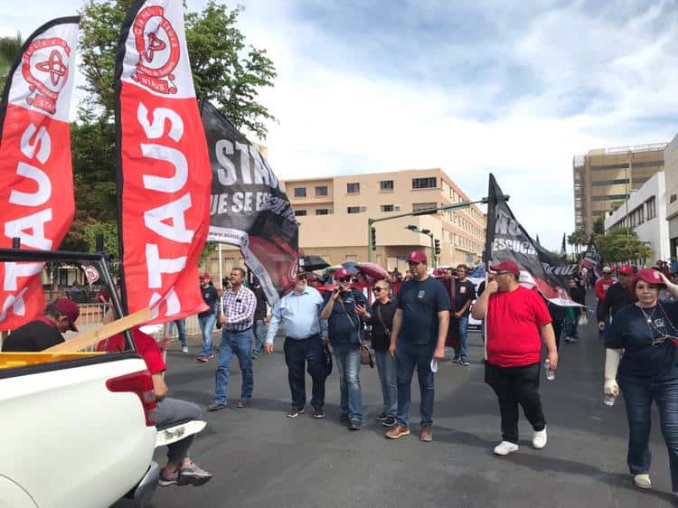 Se suman 20,000 sindicalizados al desfile del Día del Trabajo en Hermosillo