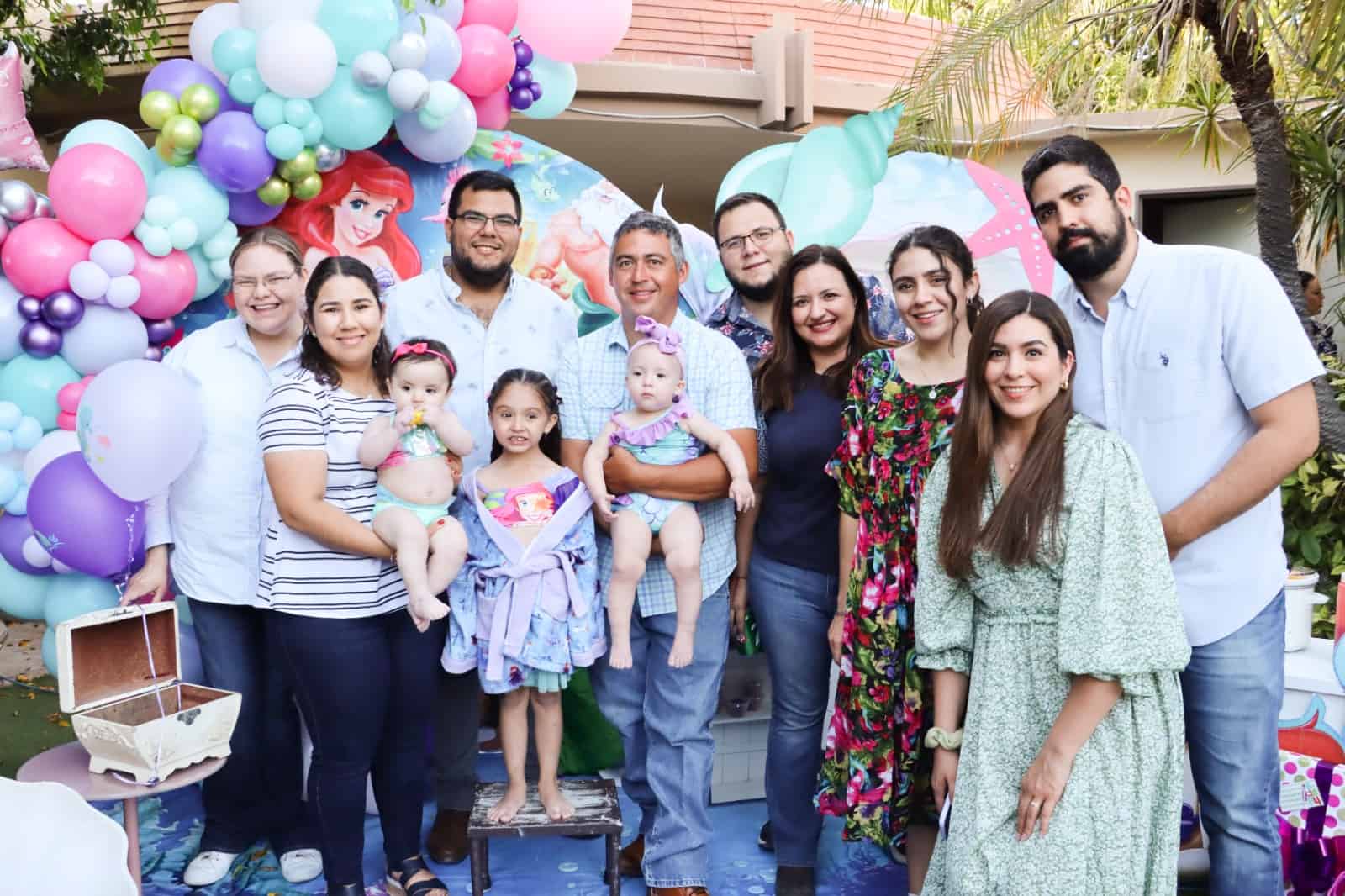 Hermanitas festejan juntas sus cumpleaños 