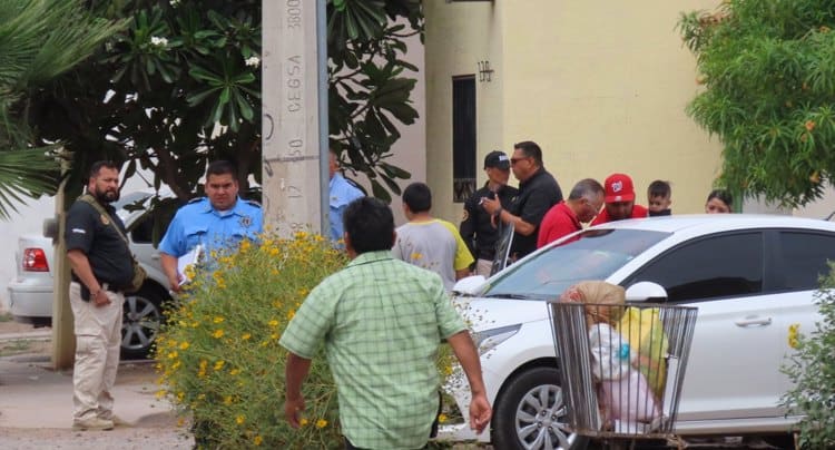 Motocicleta impacta contra patrulla de AMIC en Cajeme; fallece menor