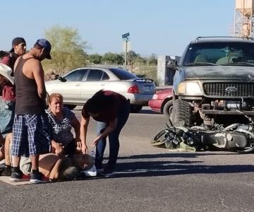 Choque entre moto y vagoneta deja un hombre gravemente lesionado