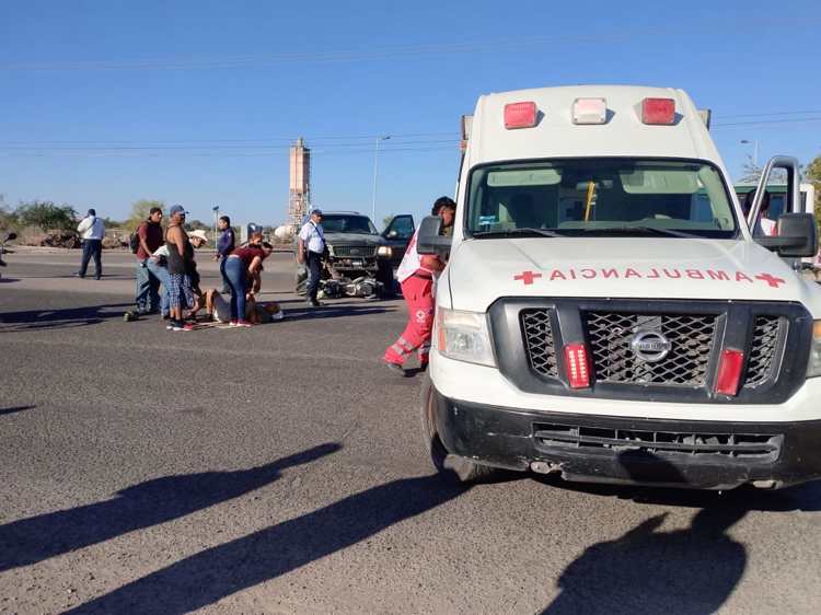 Choque entre moto y vagoneta deja un hombre gravemente lesionado