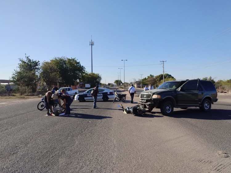 Choque entre moto y vagoneta deja un hombre gravemente lesionado