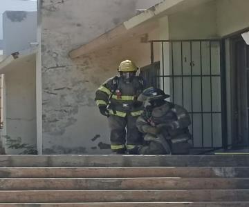 Bomberos de Hermosillo sofocan conato de incendio en local de Loma Linda