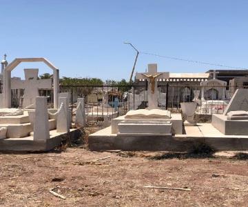 Preparan panteones de Hermosillo para el Día de Muertos