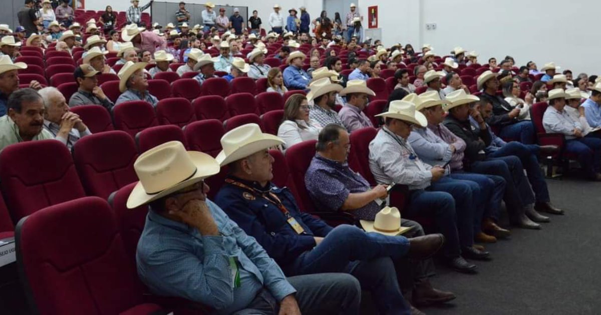 Celebran Día del Ganadero en anfiteatro de la UGRS