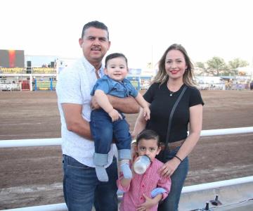 Viven familias divertido Rodeo 