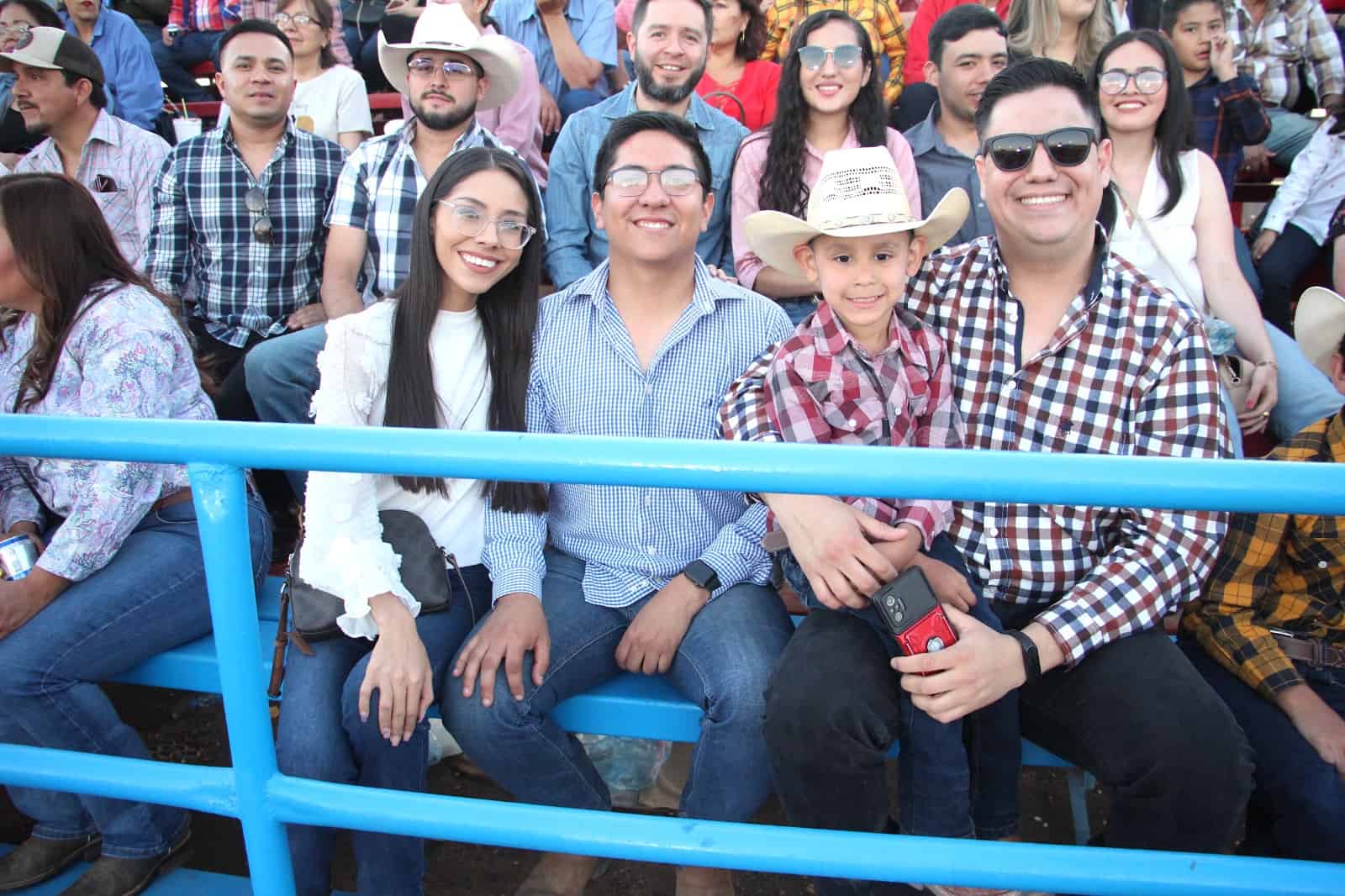 Viven familias divertido Rodeo 