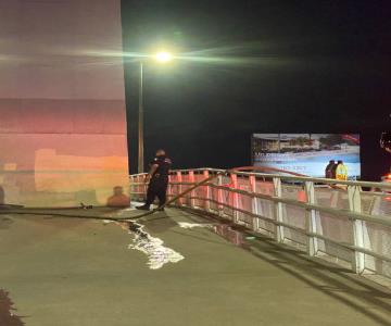 Sofocan bomberos conato de incendio en puente de bulevar Morelos