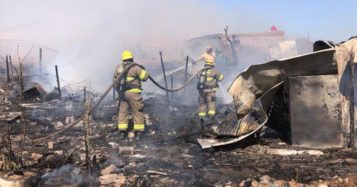 Incendio arrasa con 5 viviendas en la invasión Guayacán