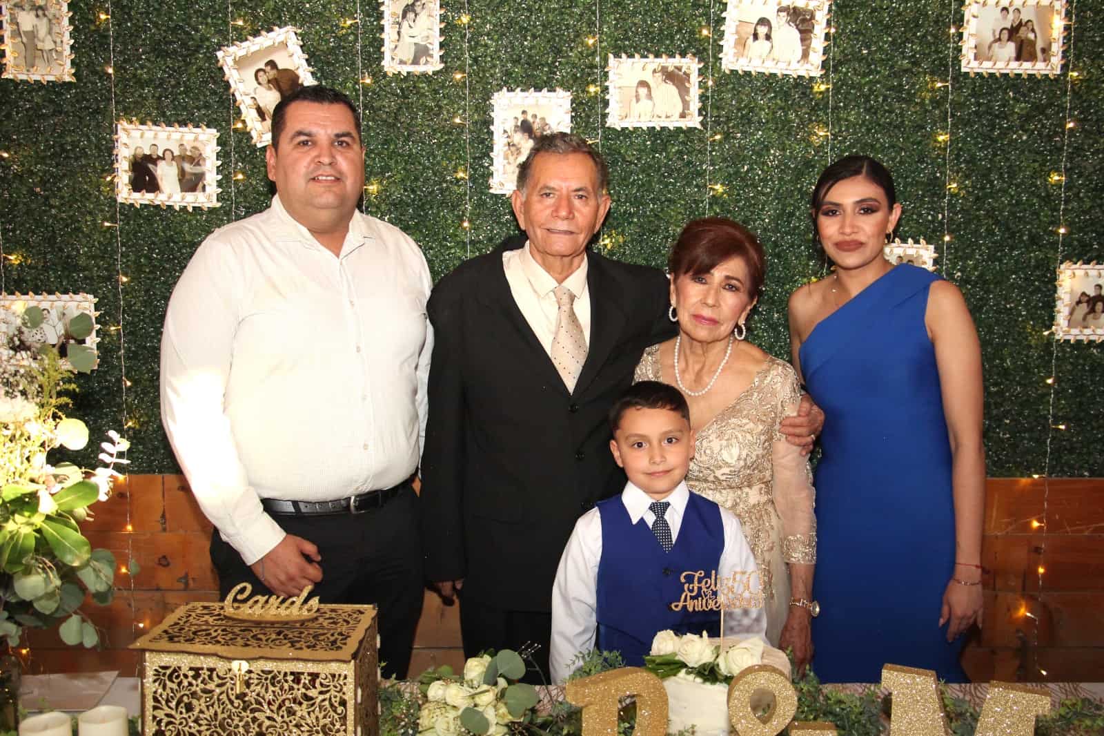 Francisca y Manuel Grijalva celebraron sus bodas de oro