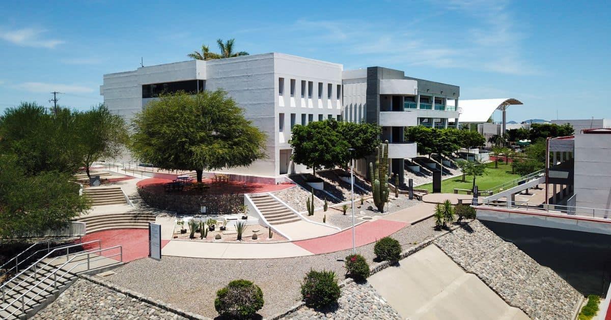 Reconocen a egresados del Tec de Monterrey campus Sonora