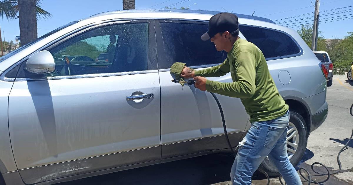 Francisco cambió su sueño de cruzar a Estados Unidos por Car Whash Móvil