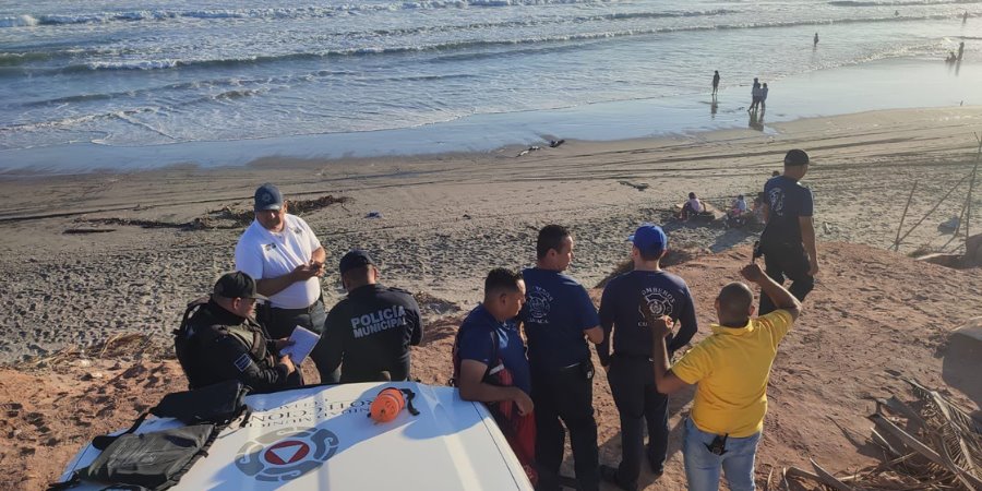 Joven desaparece en el mar tras salvar a su mamá de ahogarse en una playa