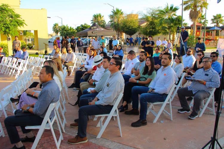 Realizan con éxito tercera charla ¡Nearshoring voltea a ver tu empresa!