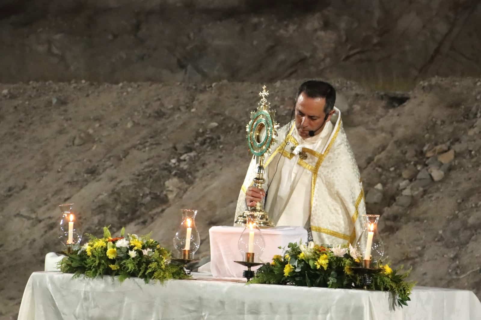 Emotiva misa de Corpus Christi