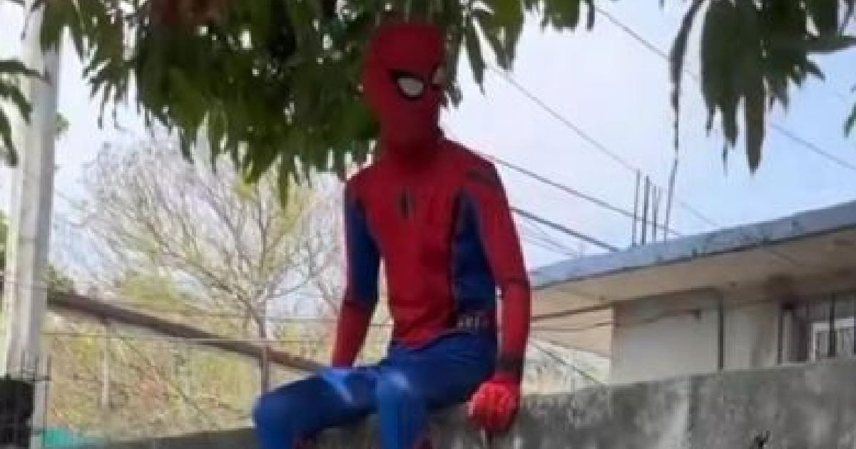 No es Spider-Man, es Spiterman; El héroe más viral de TikTok