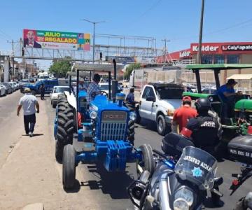 Cierran aeropuerto de Culiacán por bloqueo de productores
