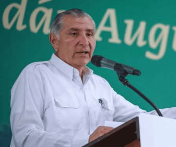 Adán Augusto López presenta su renuncia a la Segob, anuncia AMLO