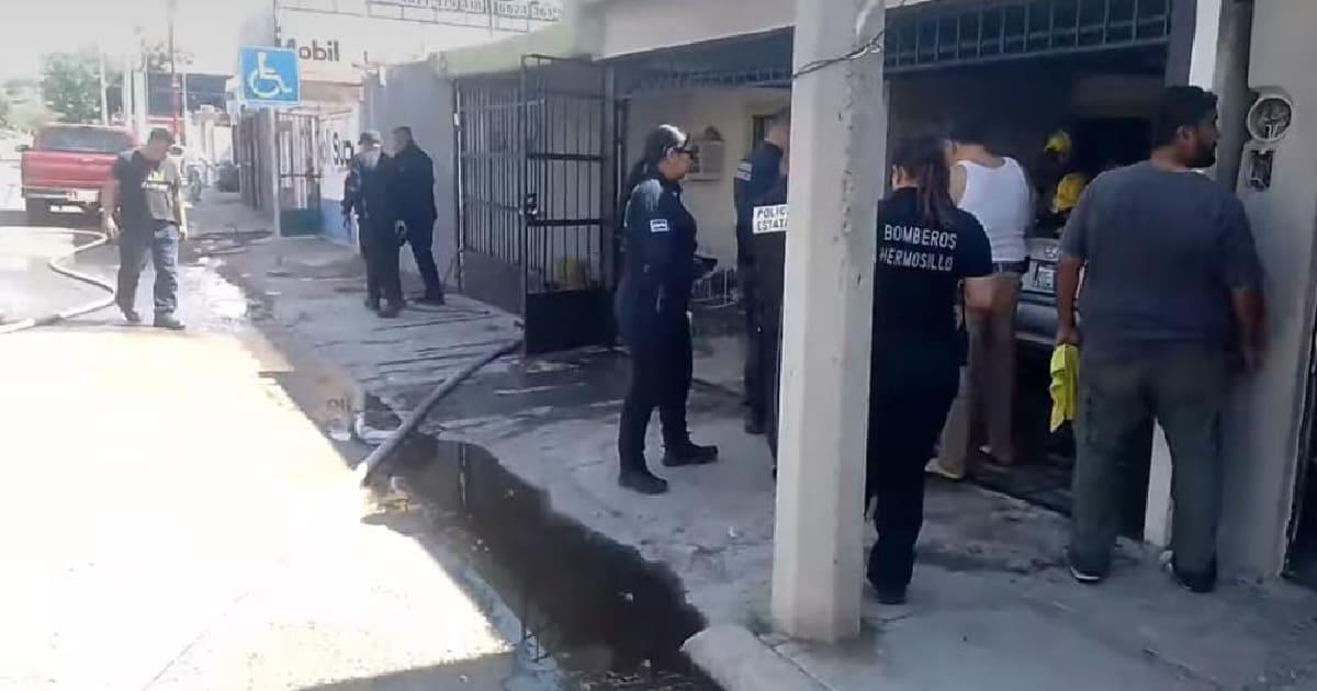 Bomberos sofocan conato de incendio en automóvil en colonia 5 de mayo