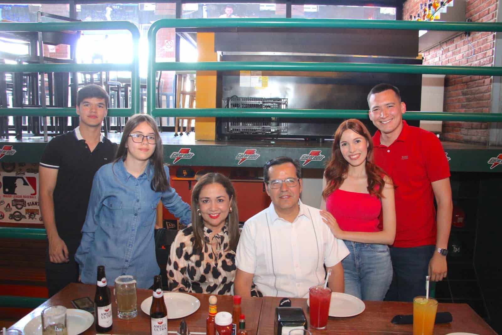 Festejan a Papá en su día en Ballpark