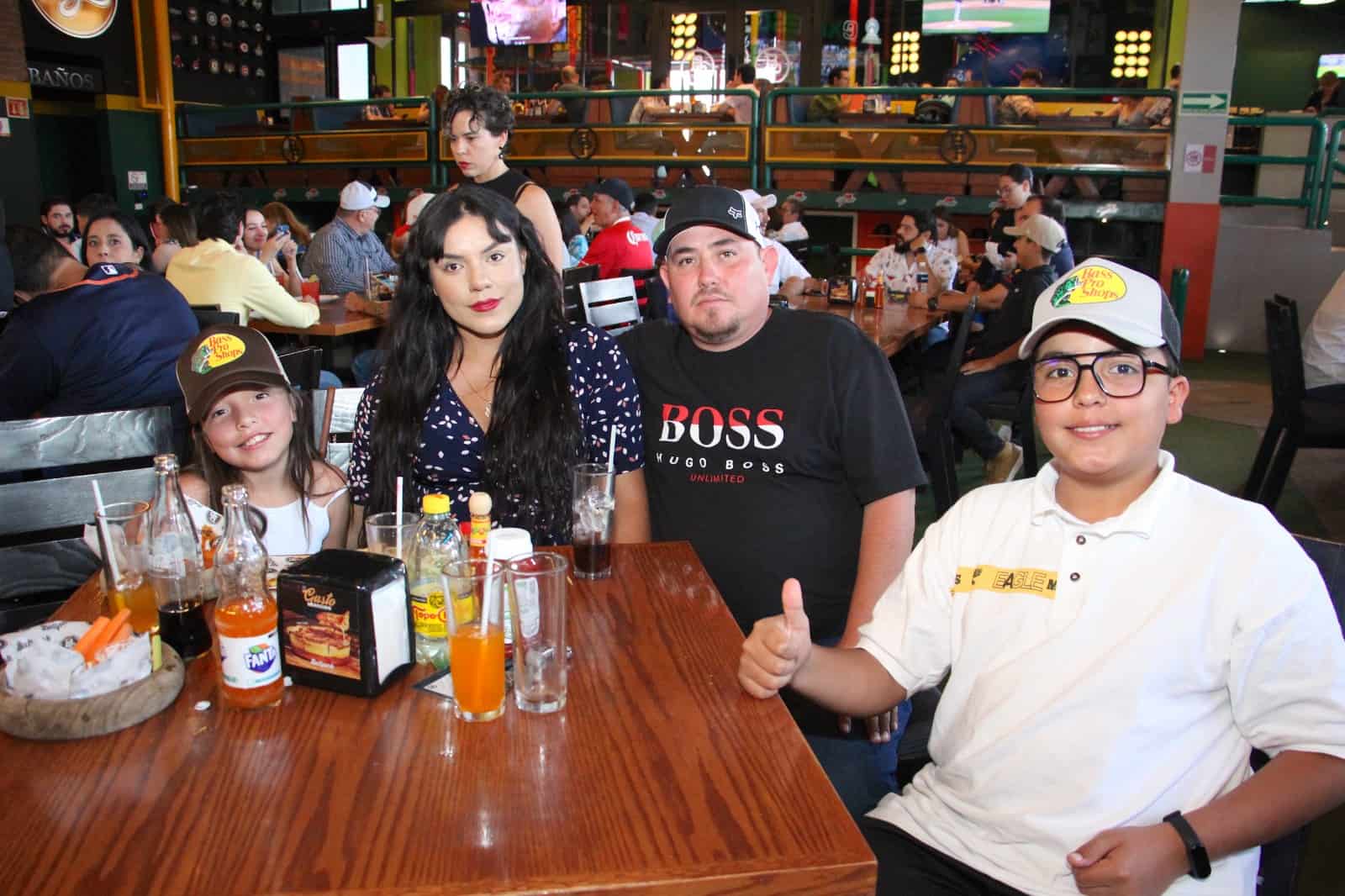 Festejan a Papá en su día en Ballpark