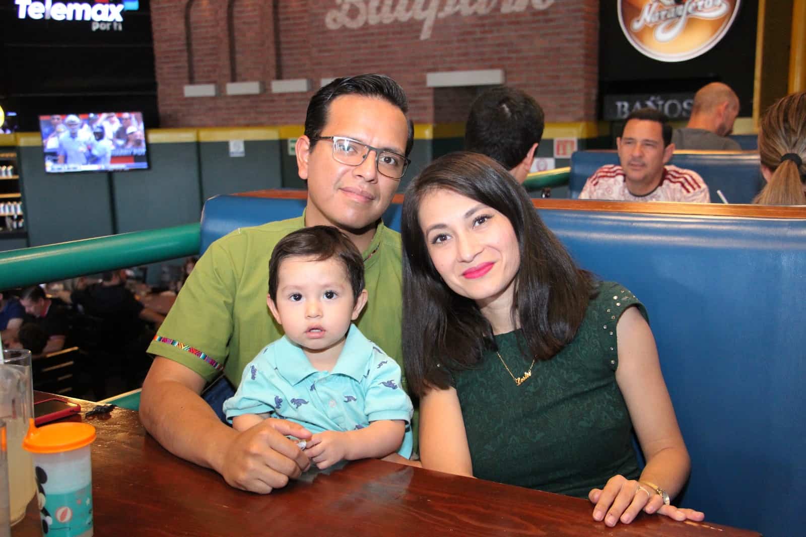 Festejan a Papá en su día en Ballpark