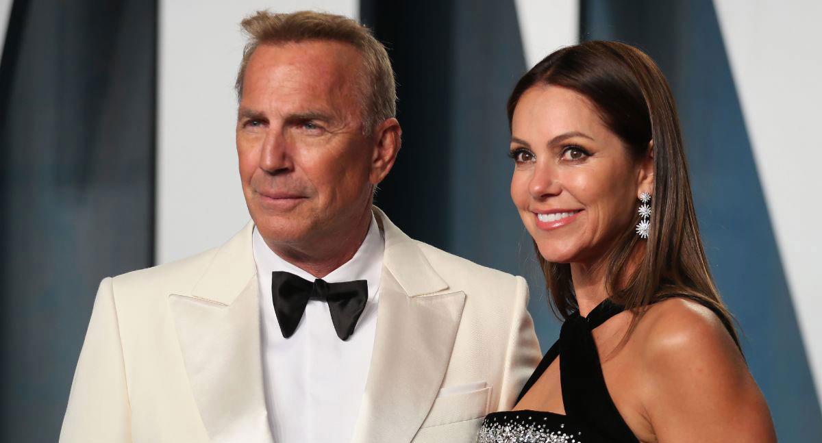 Quiere ex de Kevin Costner pensión de 248 mil dólares al mes