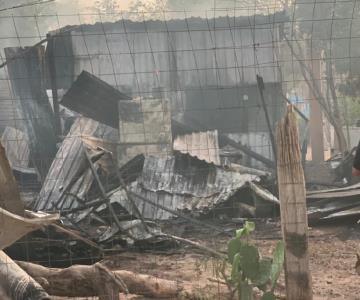 Hornilla provoca incendio en dos casas de la colonia Tetanchopo