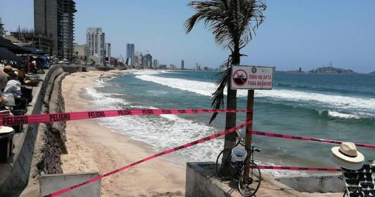 Cierran 8 playas en Mazatlán por efectos del huracán Beatriz