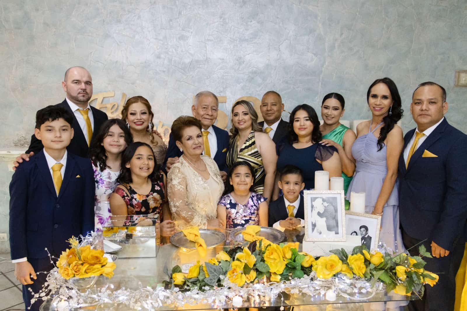 María de Jesús y Esquivel celebran 50 años de matrimonio