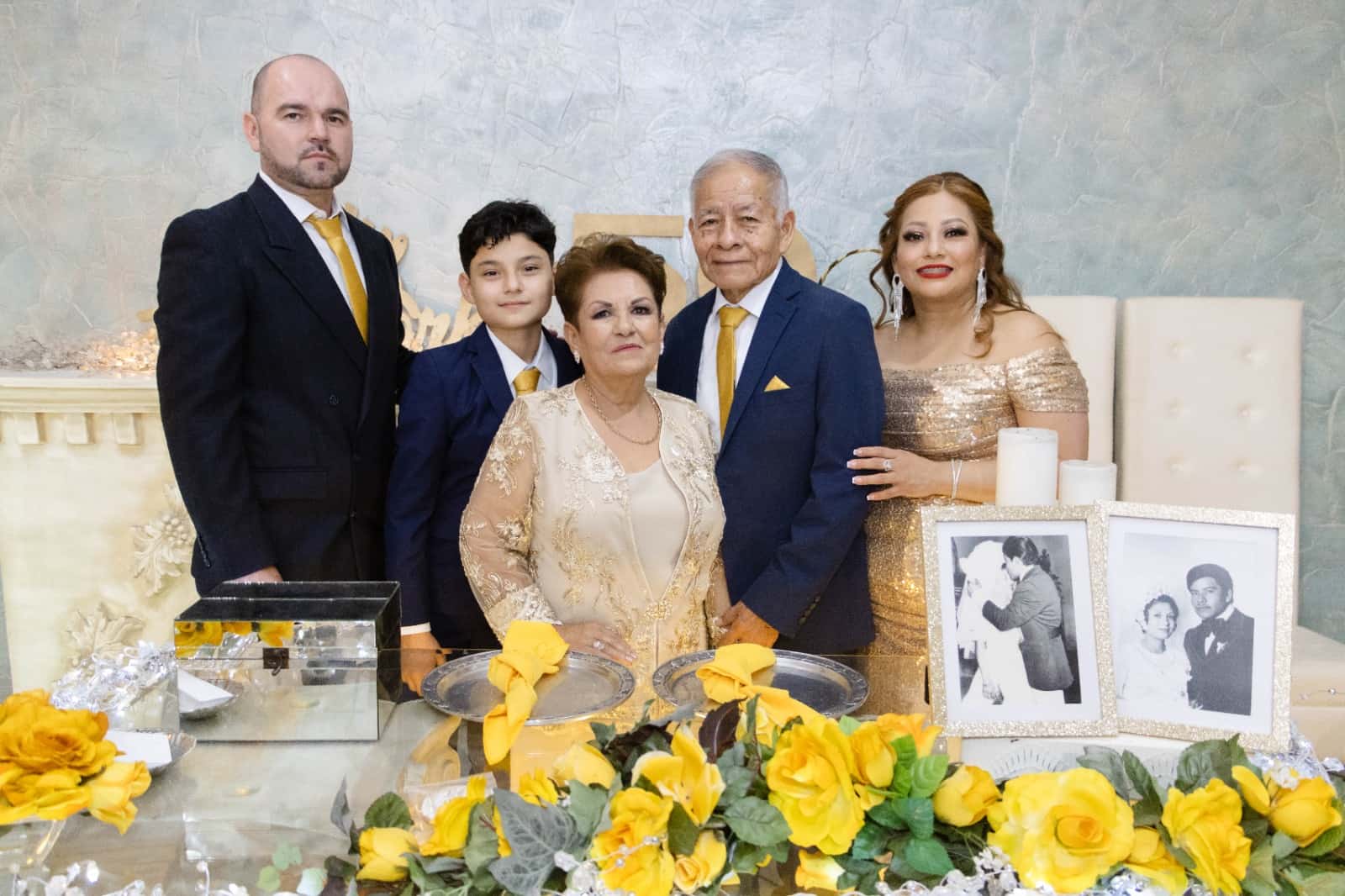 María de Jesús y Esquivel celebran 50 años de matrimonio