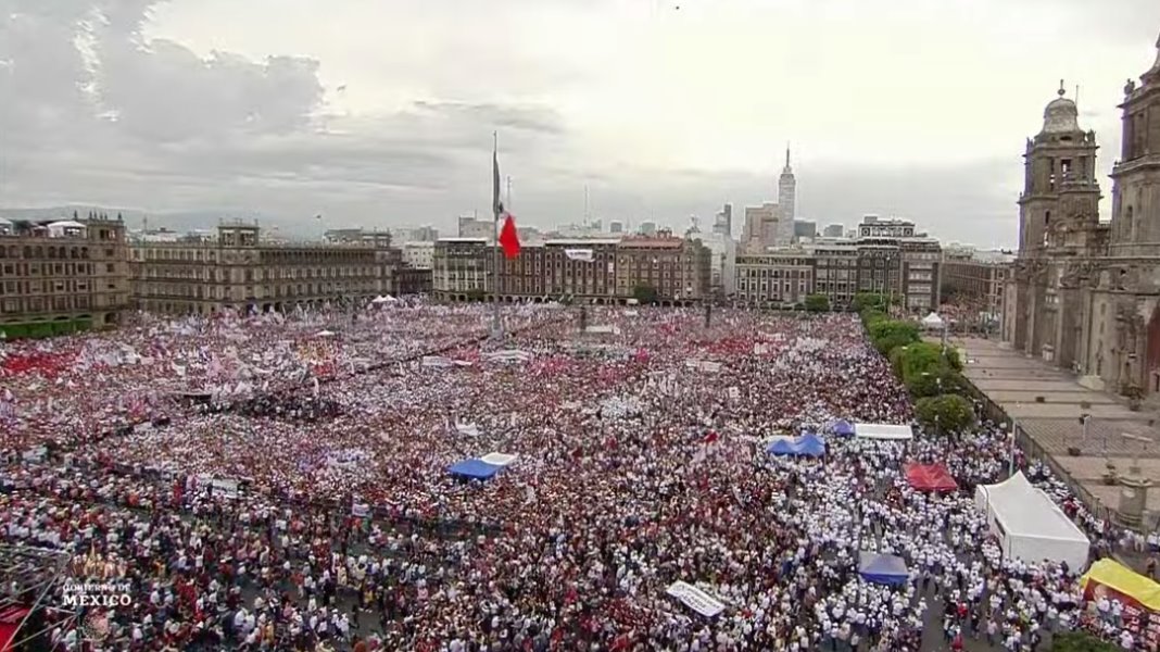 López Obrador celebra su quinto año en el gobierno desde el Zócalo