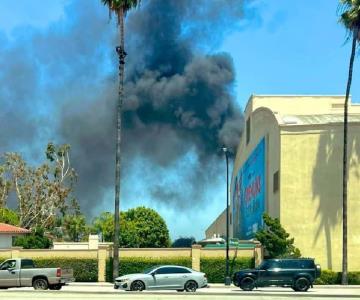 Transformador explota y causa incendio en Warner Bros., California