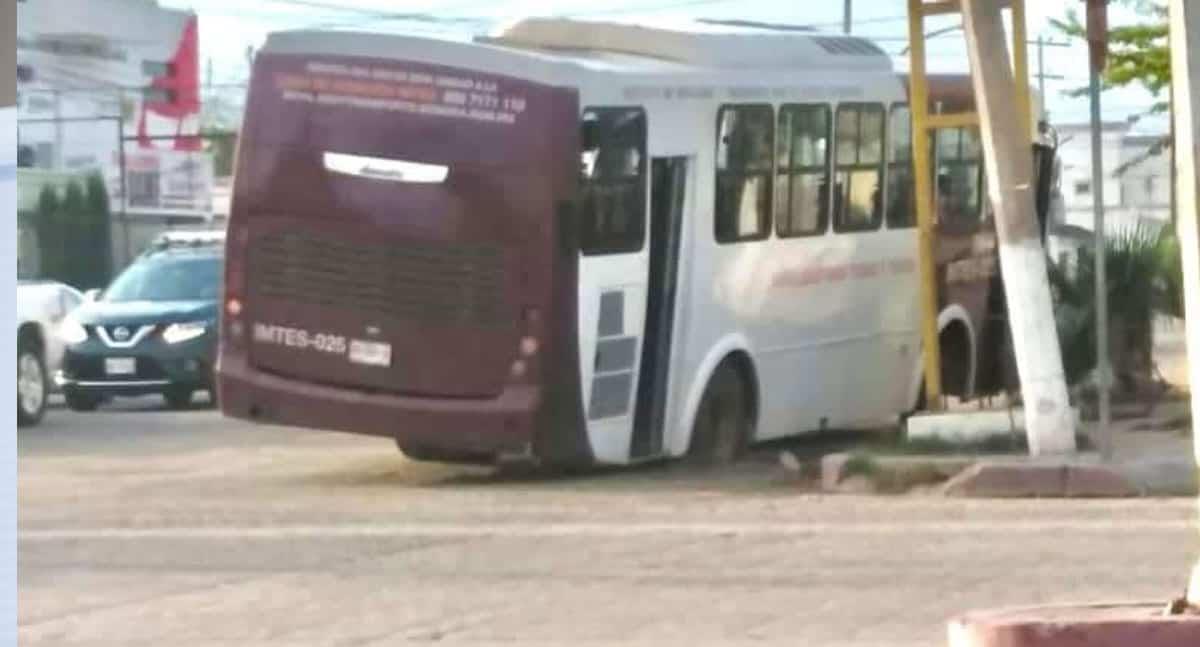 Deterioro de calles cobra factura a automovilistas en Navojoa