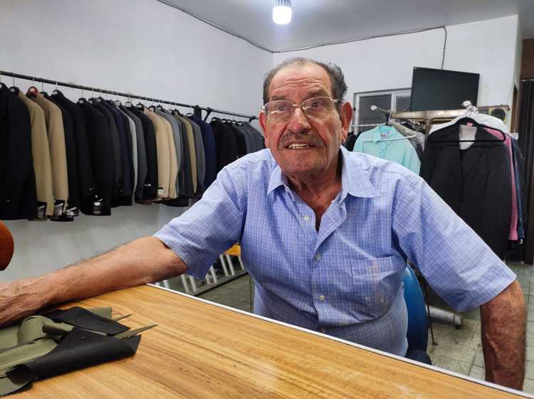 Gustavo Rosas, un artista del buen vestir en Hermosillo desde 1959