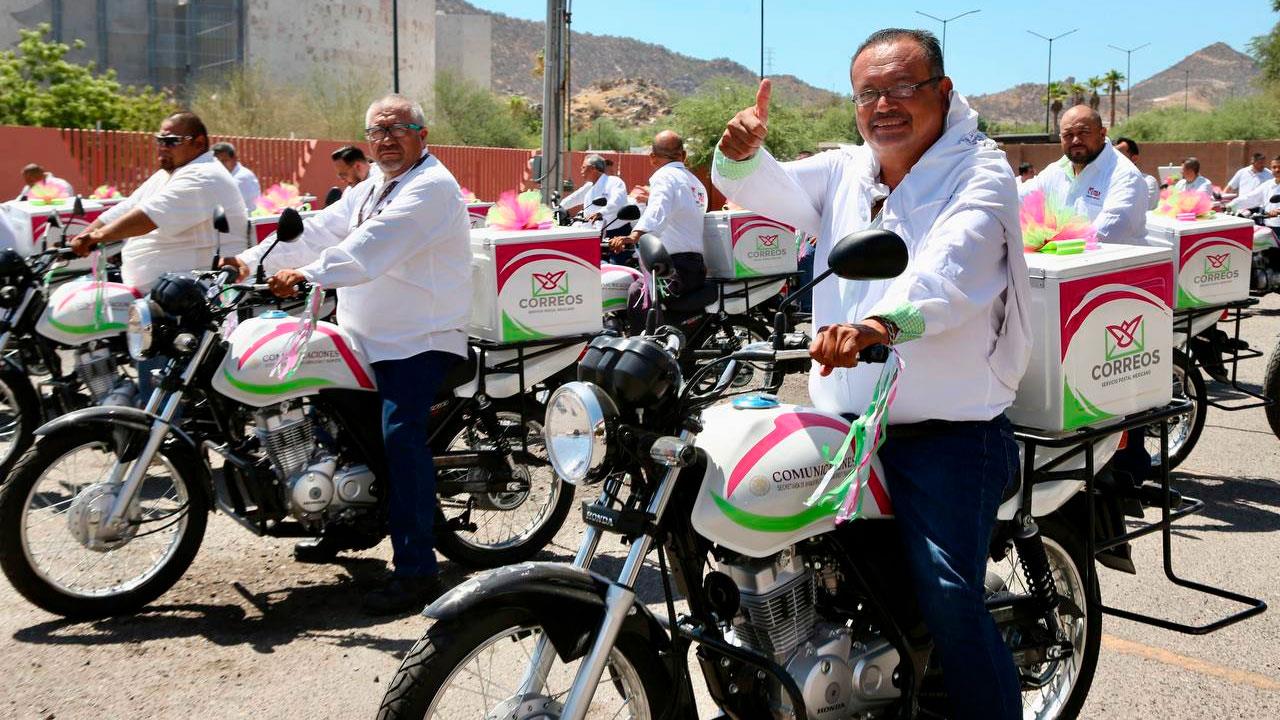 Entrega gobernador Alfonso Durazo 59 motocicletas nuevas a Sepomex