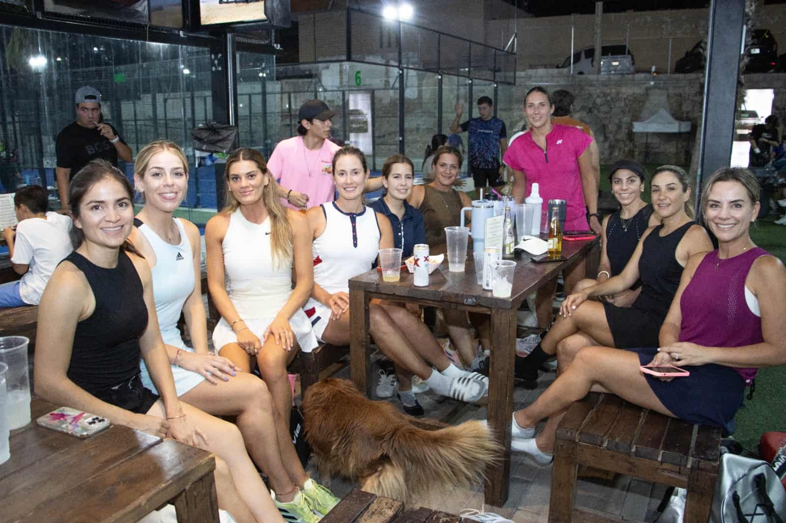 Viven diversión al máximo club Padel Kino