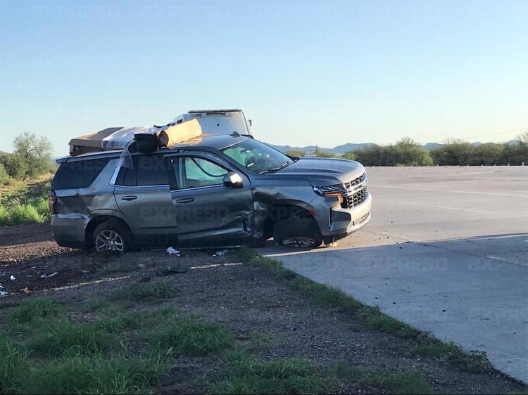 Estadounidenses se accidentan en carretera Hermosillo-Guaymas