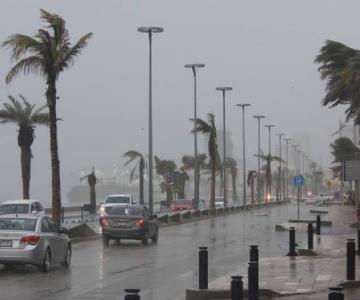 Fuertes lluvias y tormentas eléctricas dejan afectaciones en Mazatlán