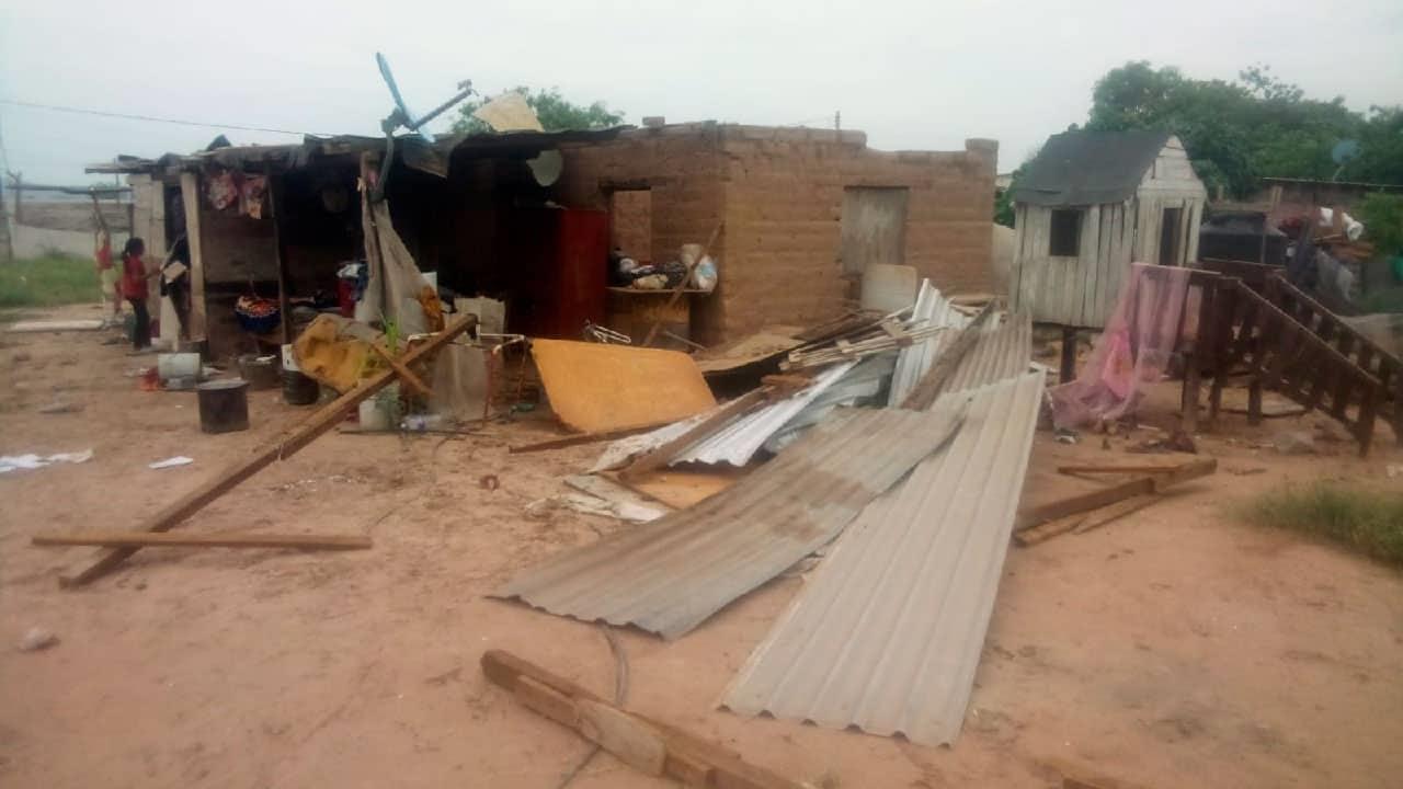 Estiman pérdida total de 19 viviendas por tolvanera en Guaymas y Empalme