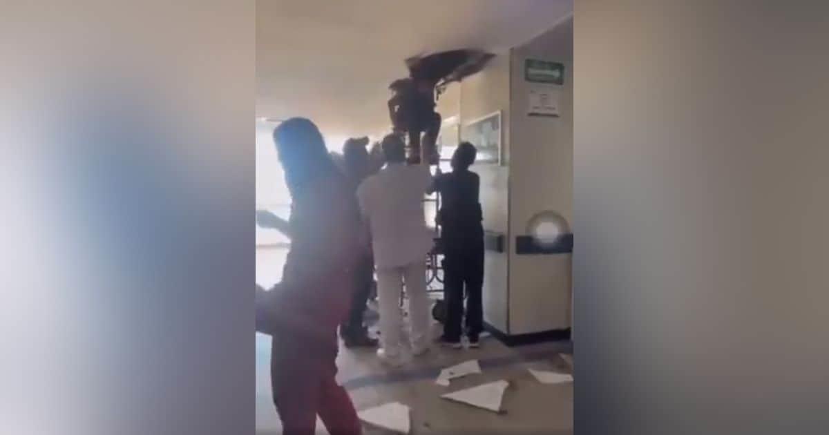 Falla elevador de IMSS en Guadalajara y quedan atrapadas 8 personas