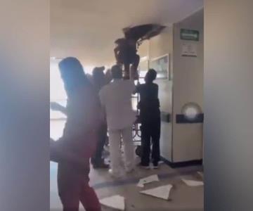 Falla elevador de IMSS en Guadalajara y quedan atrapadas 8 personas