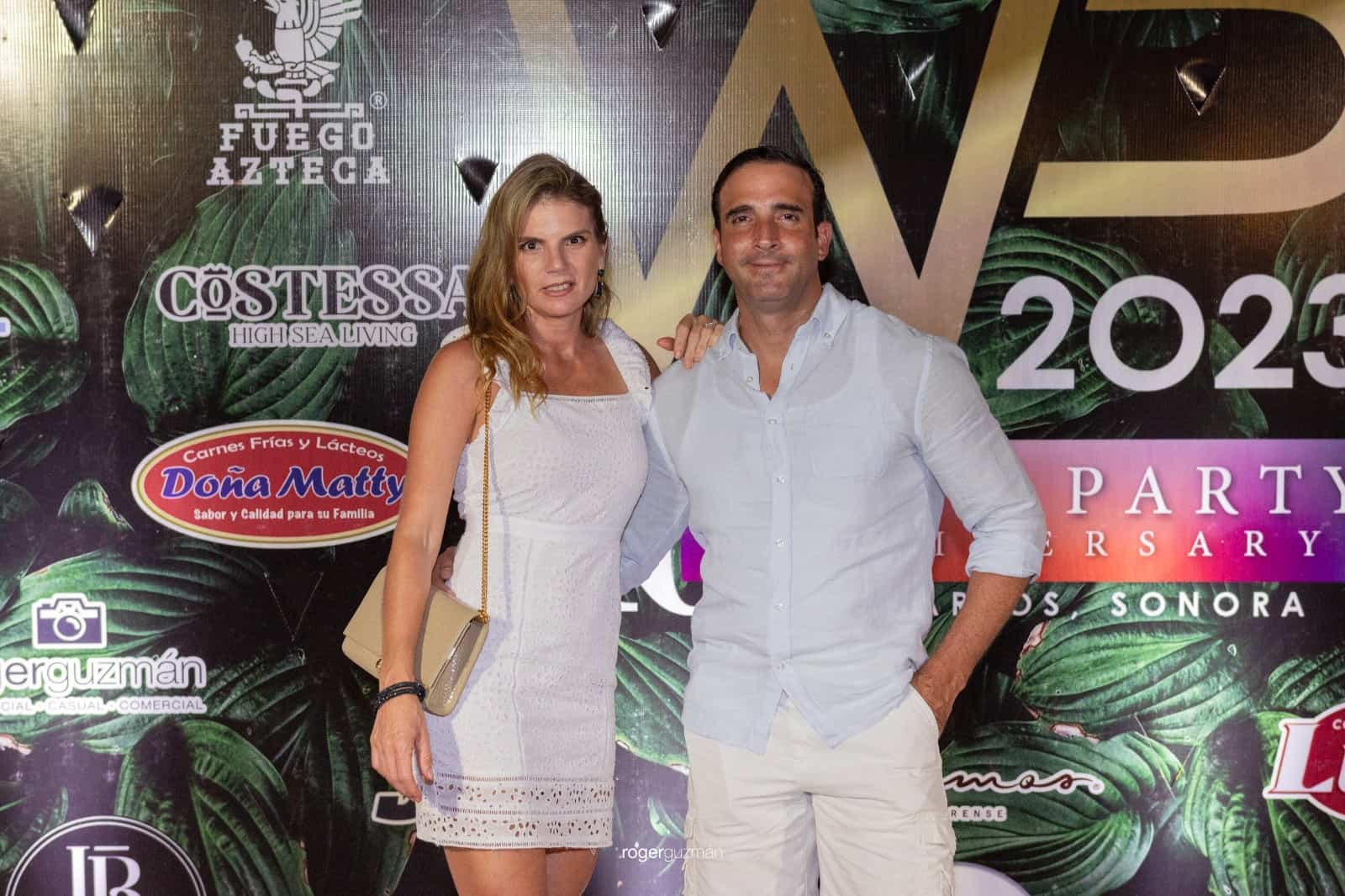 ¡Viven gran ambiente en White Party!