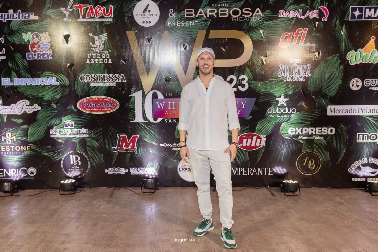 ¡Viven gran ambiente en White Party!