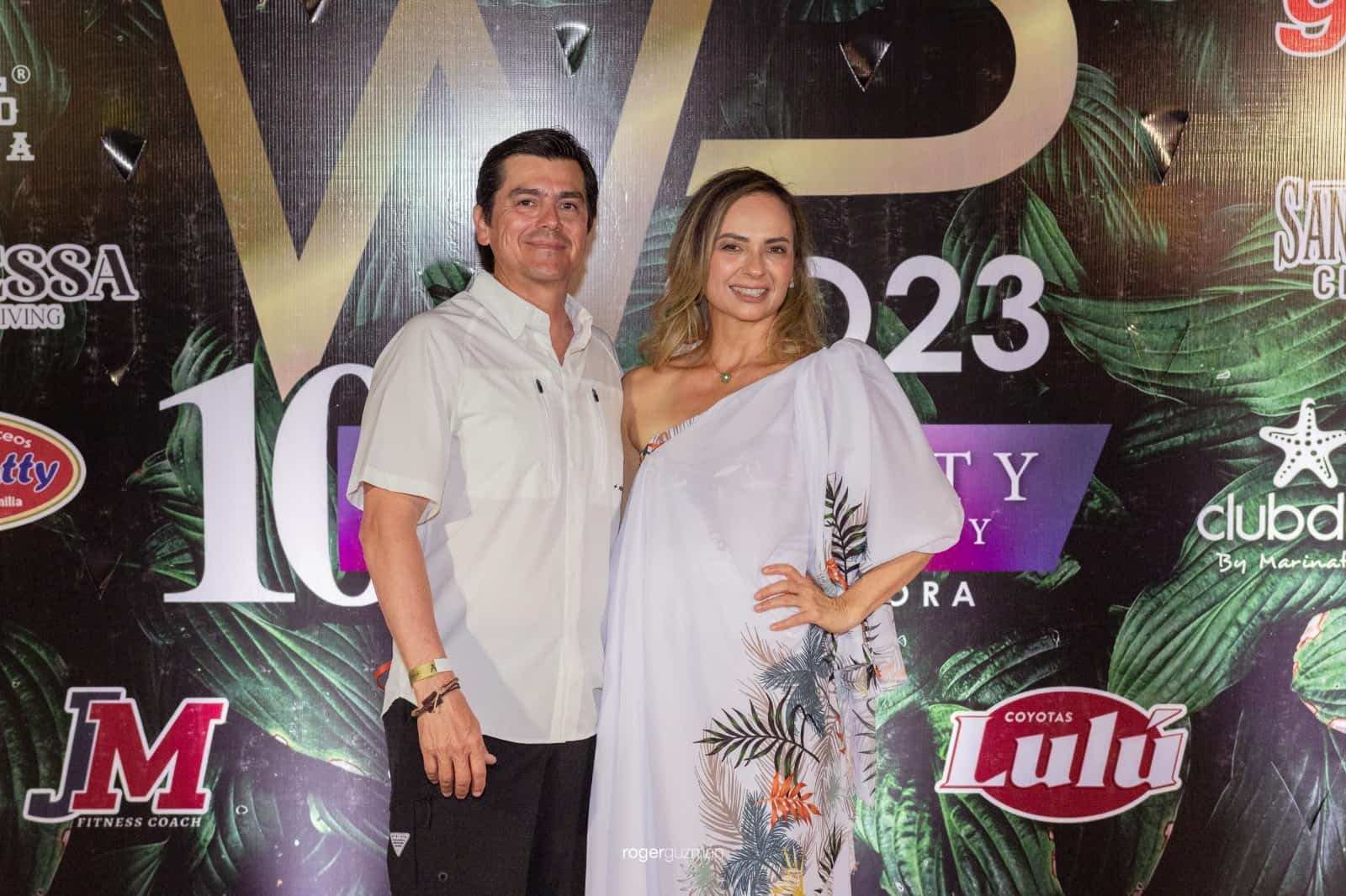 ¡Viven gran ambiente en White Party!