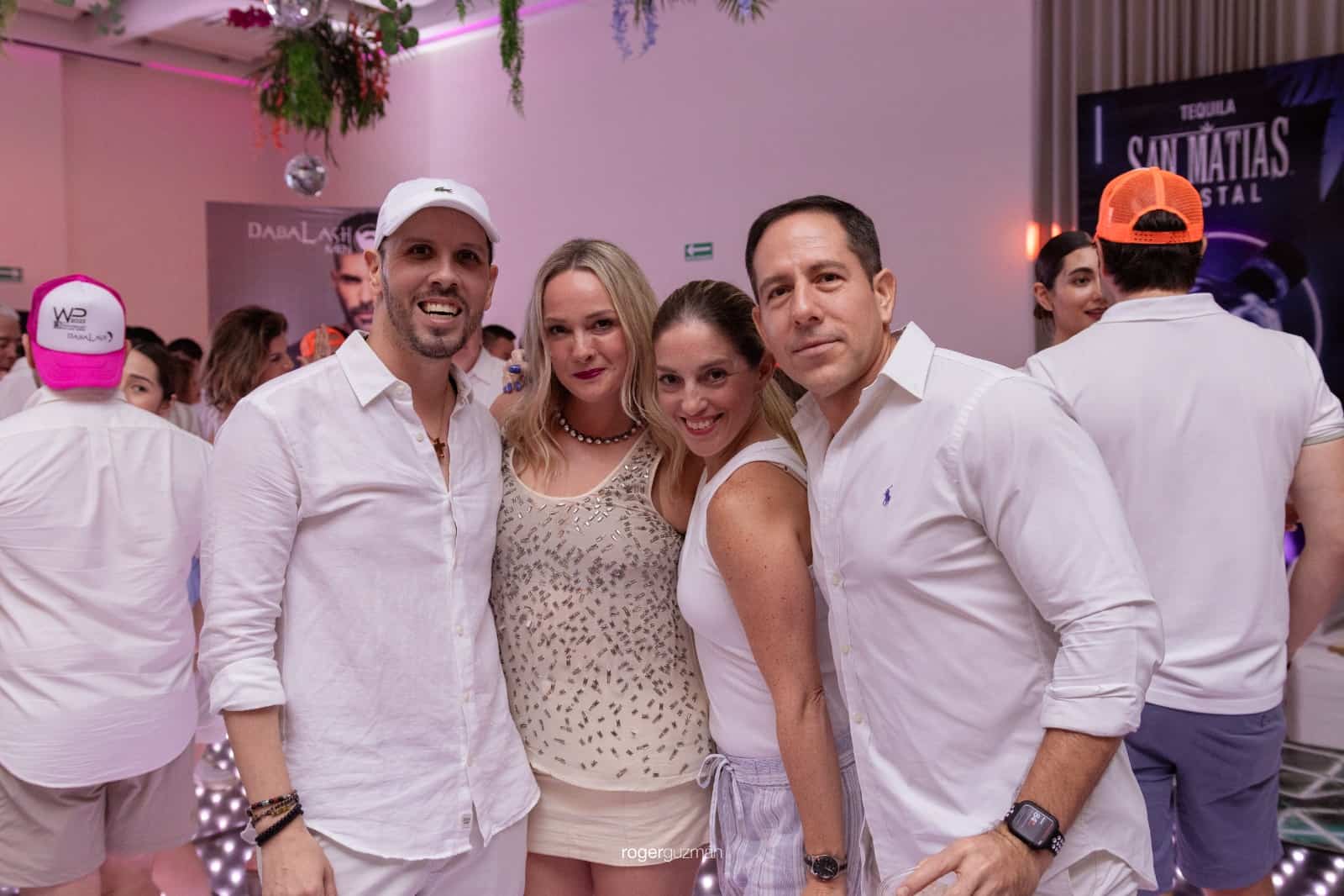 ¡Viven gran ambiente en White Party!