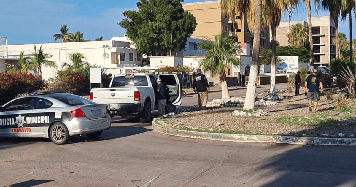 Joven motociclista impacta contra guarnición y pierde la vida en San Carlos