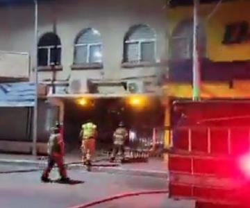 Bomberos sofocaron incendio de local en el Centro de Hermosillo
