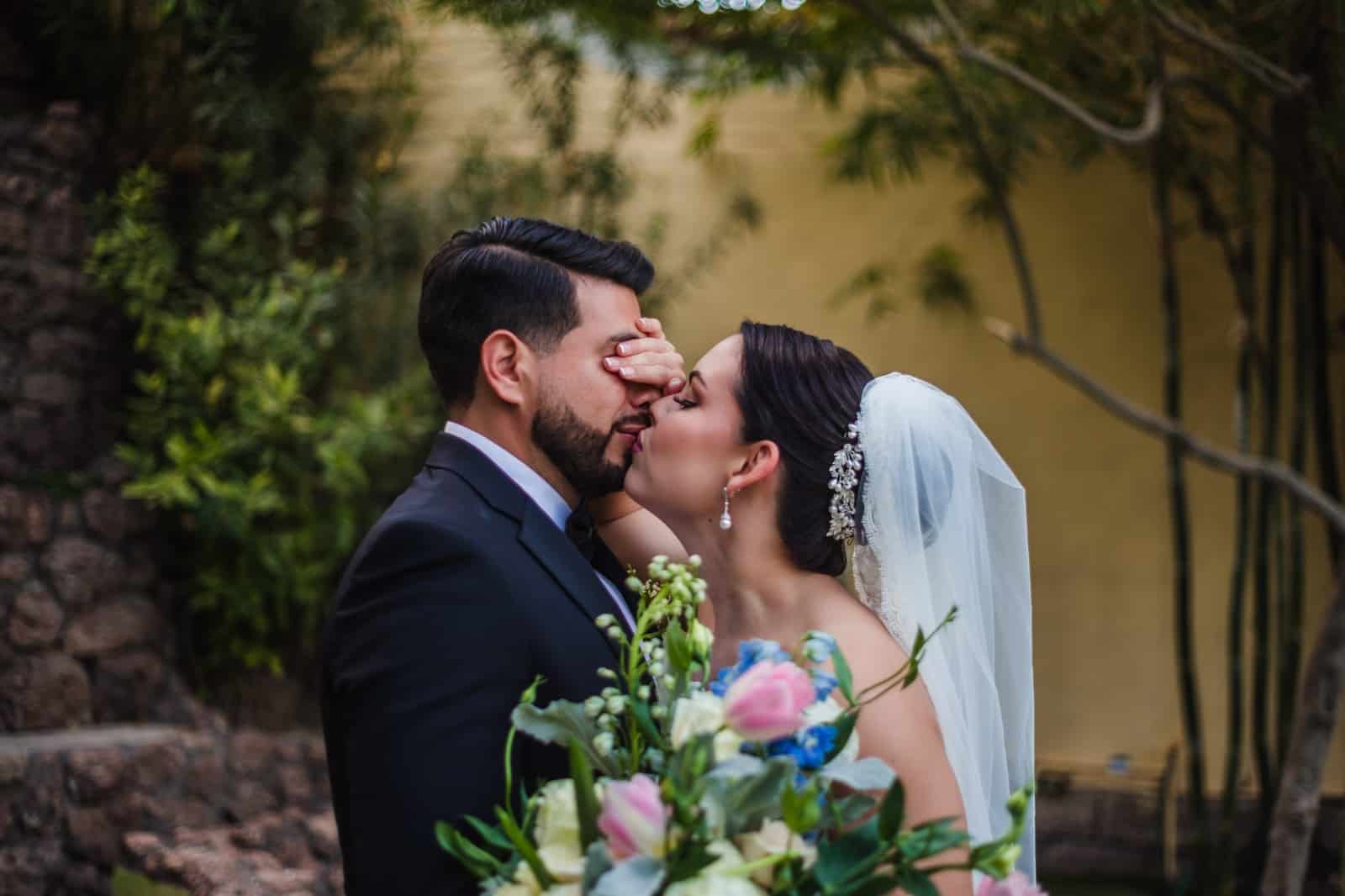 Paulina y Salvador tienen una boda de cuenta de hadas